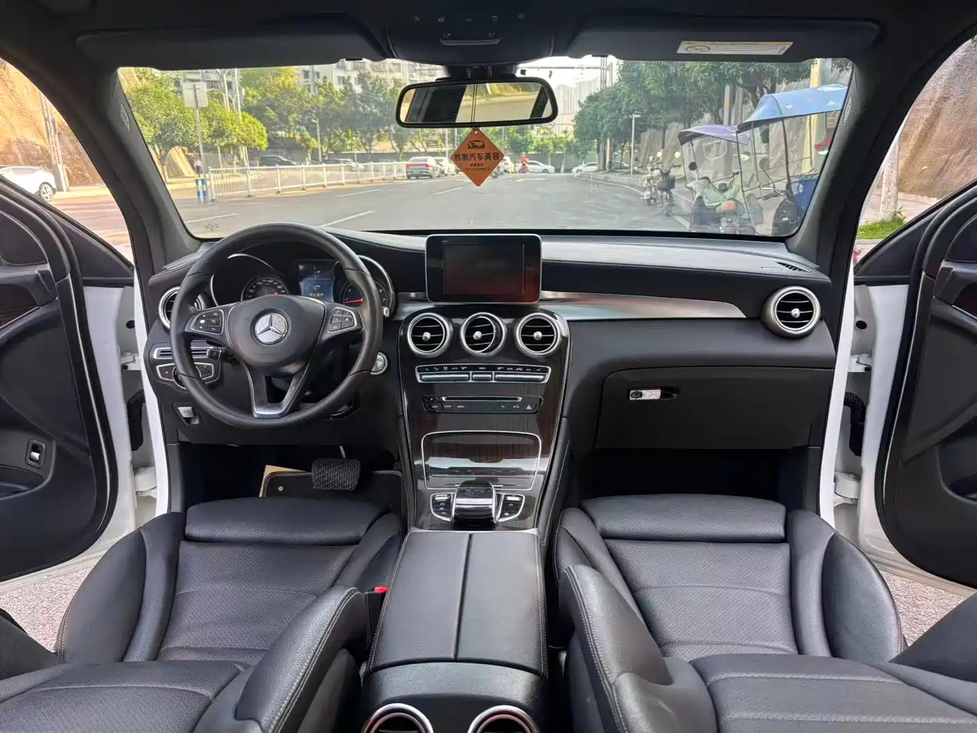 Mercedes-Benz GLC 2016 GLC 260 4MATIC Dynamic фото 6