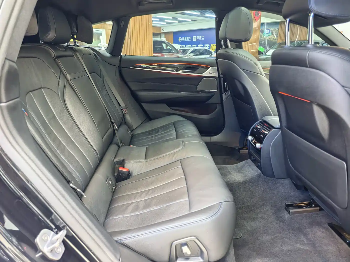 BMW 6 Series GT 2019 630i M Sport Package фото 15