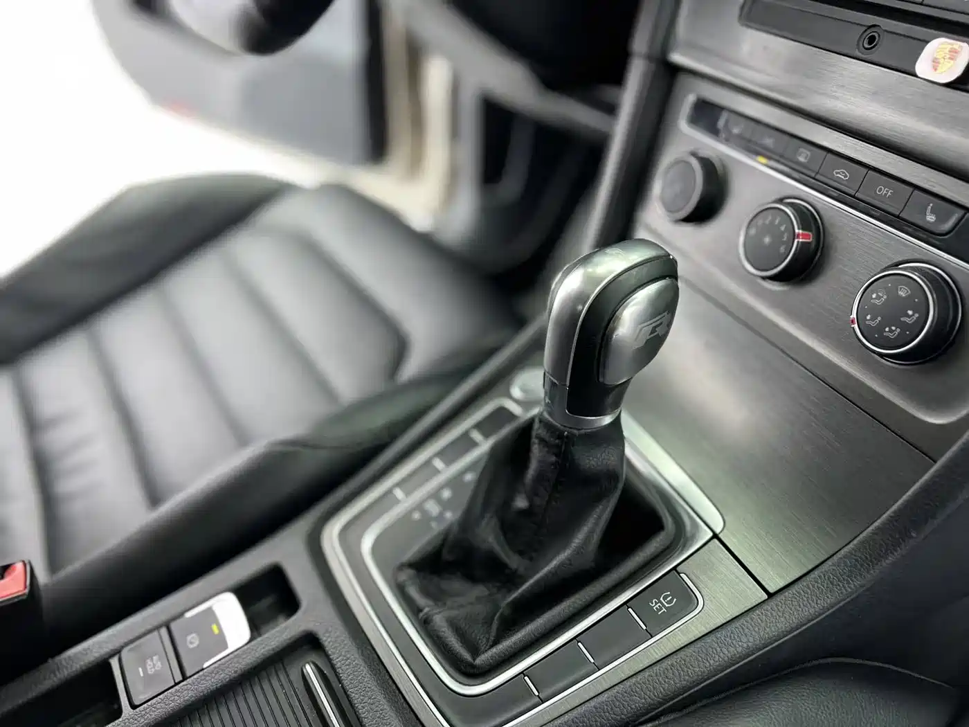 Volkswagen Golf 2015 1.4TSI Automatic Luxury фото 13