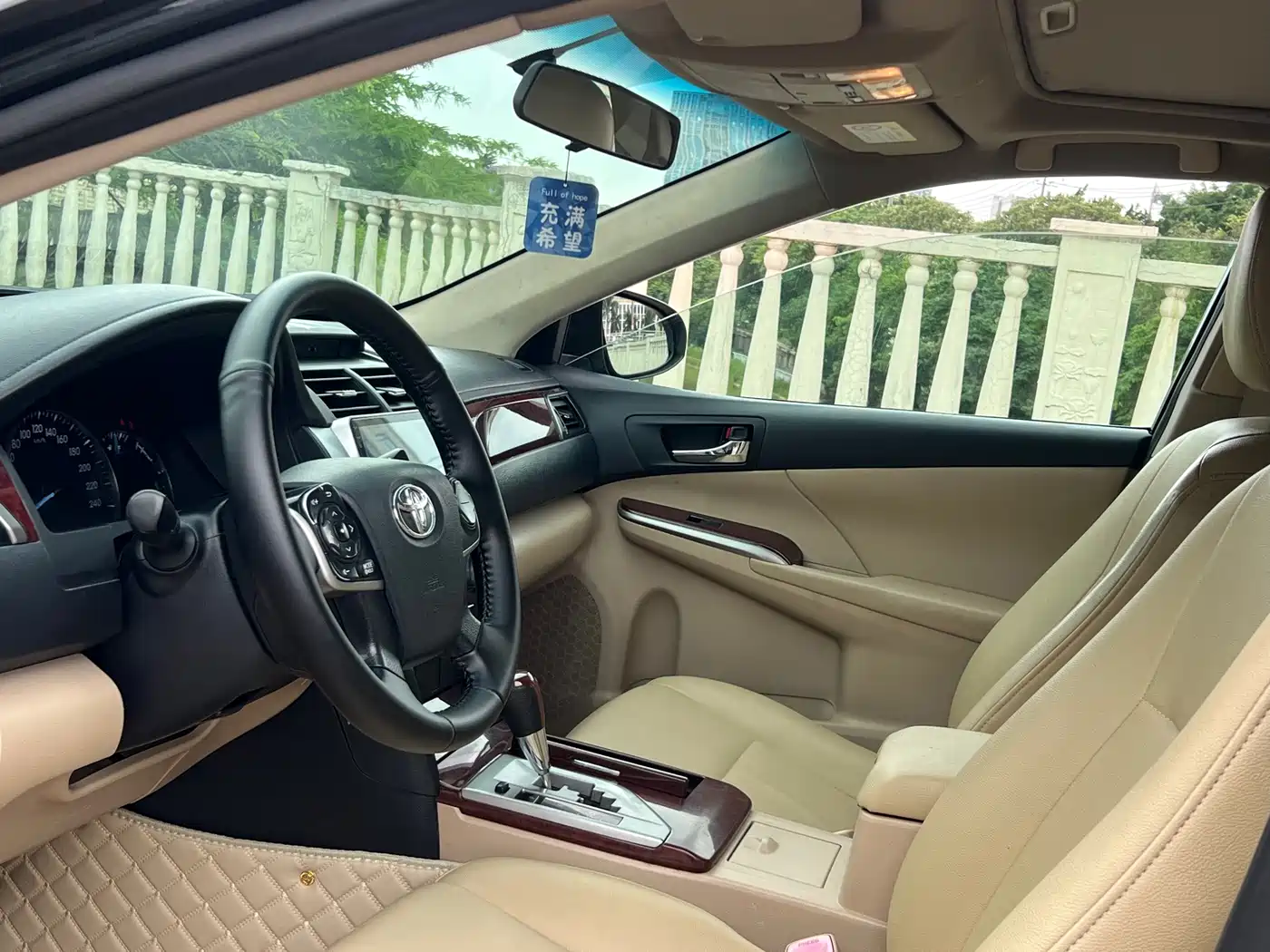 Toyota Camry 2011 200G Luxury Anniversary Edition фото 6