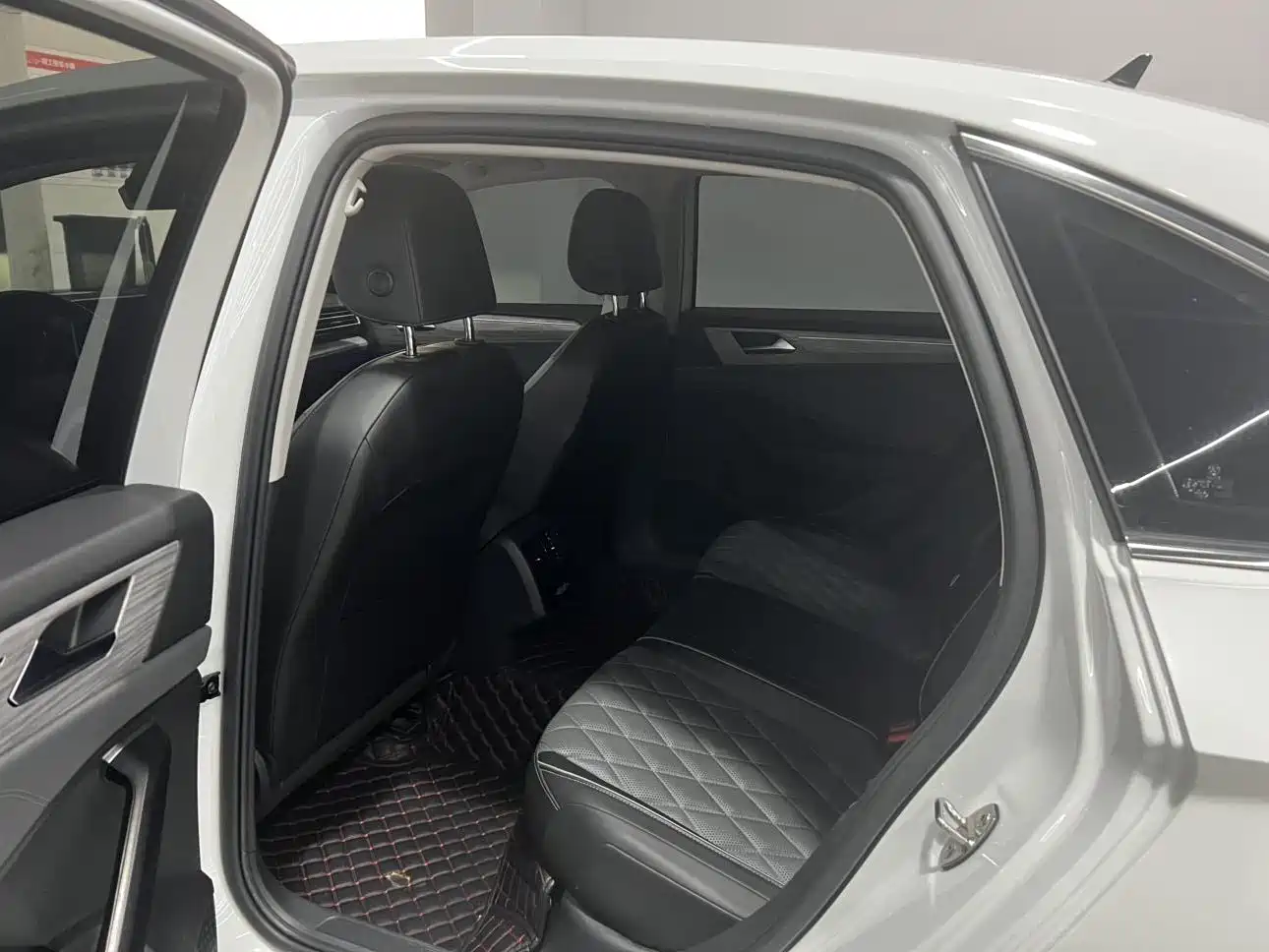 Volkswagen Sagitar 2023 Model Year 280TSI DSG Surpass Edition фото 8