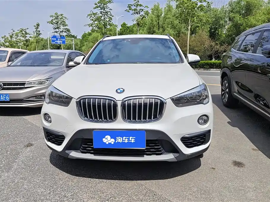 BMW X1 2019 sDrive18Li Fashion Model фото 2