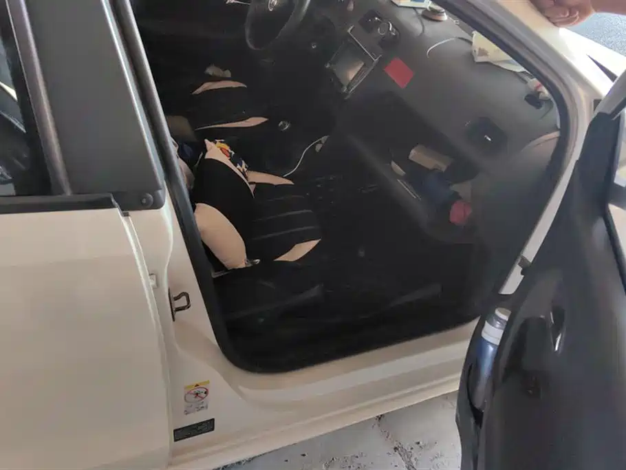 Volkswagen Polo 2016 1.4L Manual Trend фото 8