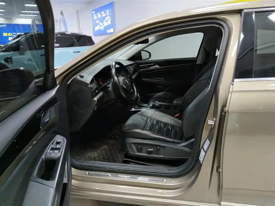 Volkswagen Passat 2020 330TSI Elite Edition China VI фото 9