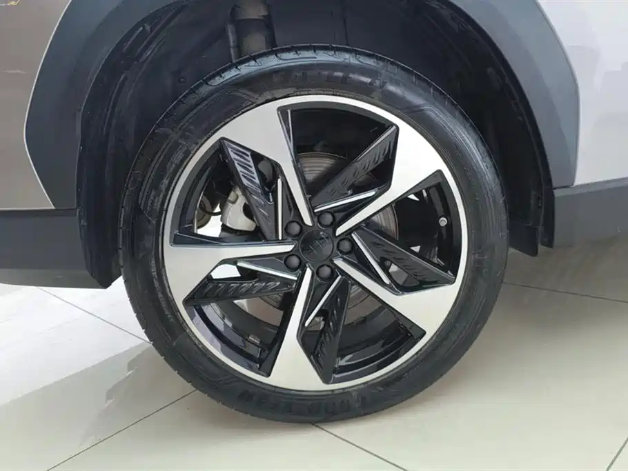 Geely Galaxy Galaxy L7 2023 1.5T 115km Starship фото 6