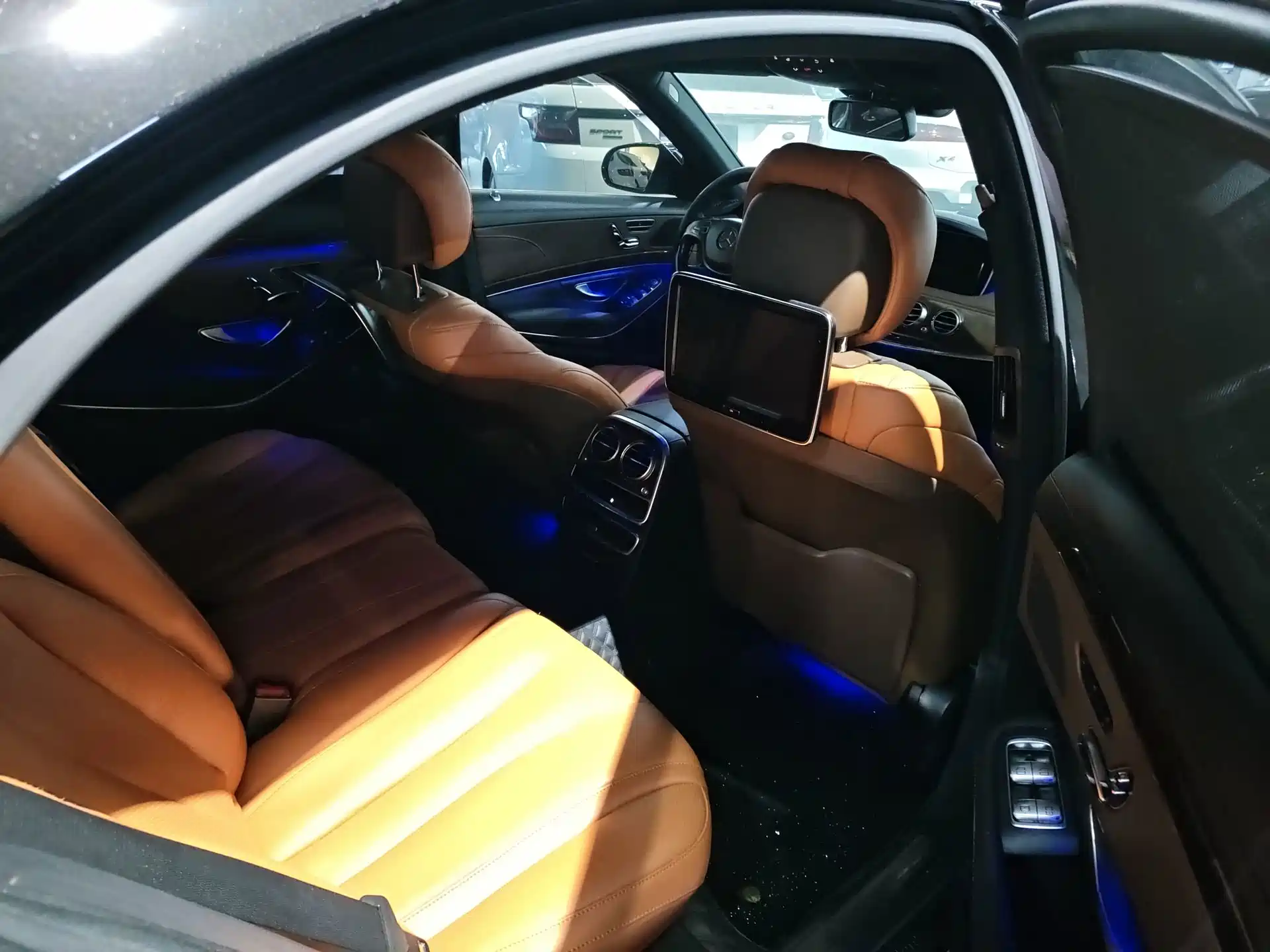 Фото 9 - Mercedes-Benz S-Class