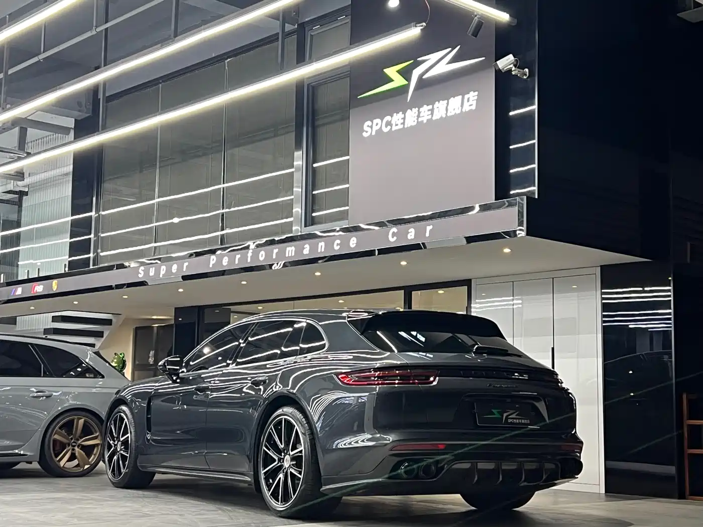 Porsche Panamera 2017 Panamera 4 Sport Turismo 3.0T фото 15