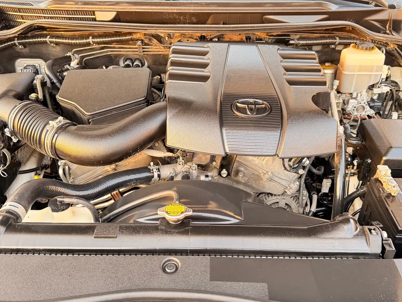 Toyota Land Cruiser 2012 4.0L Automatic VX фото 9