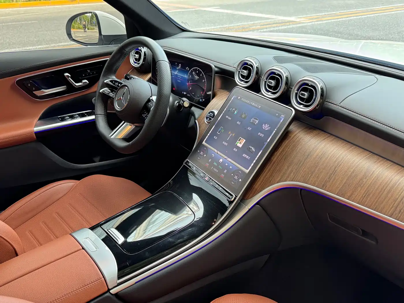 Mercedes-Benz GLC 2023 GLC 300 L 4MATIC Sport 5-Seater фото 17