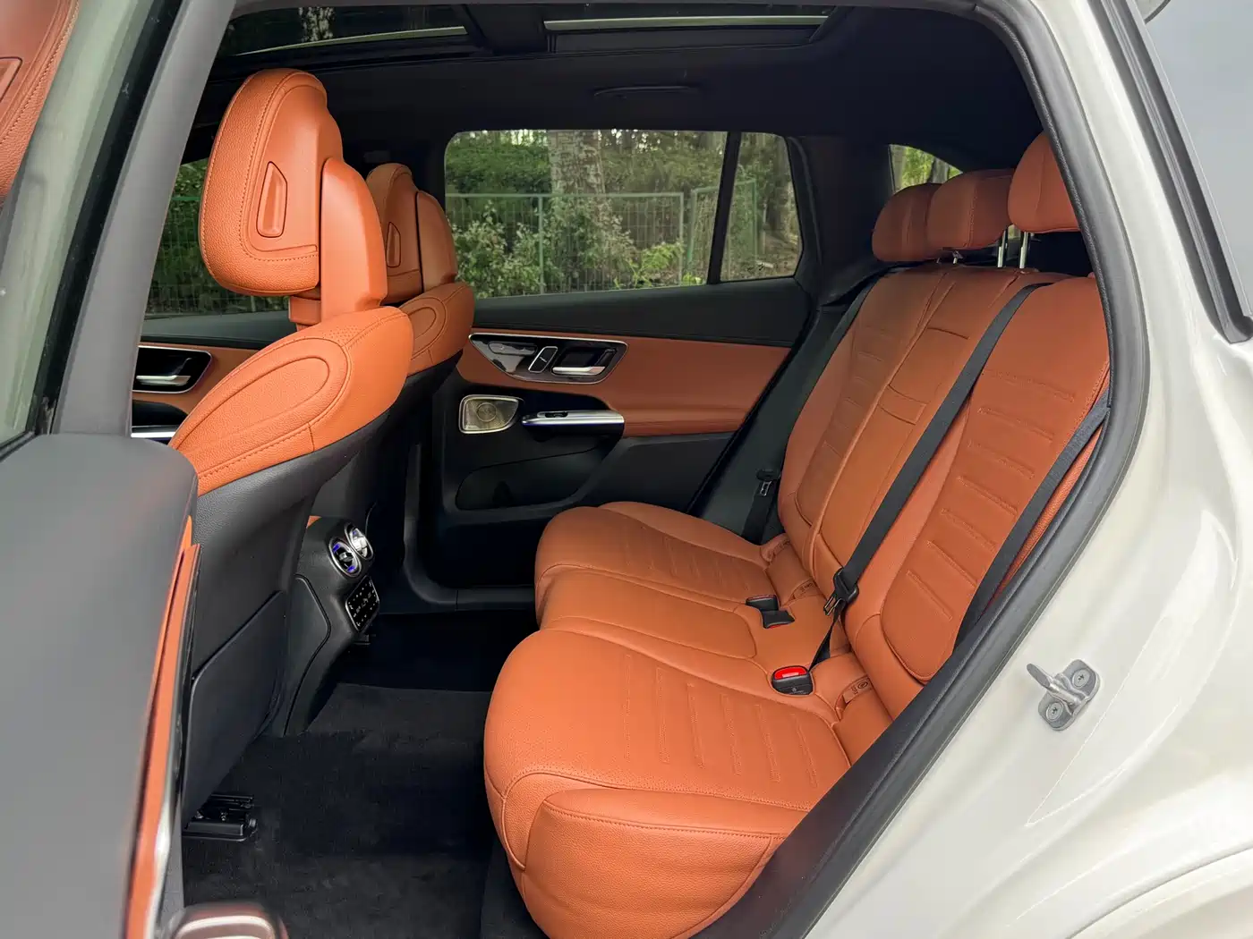 Mercedes-Benz GLC 2023 GLC 300 L 4MATIC Sport 5-Seater фото 19