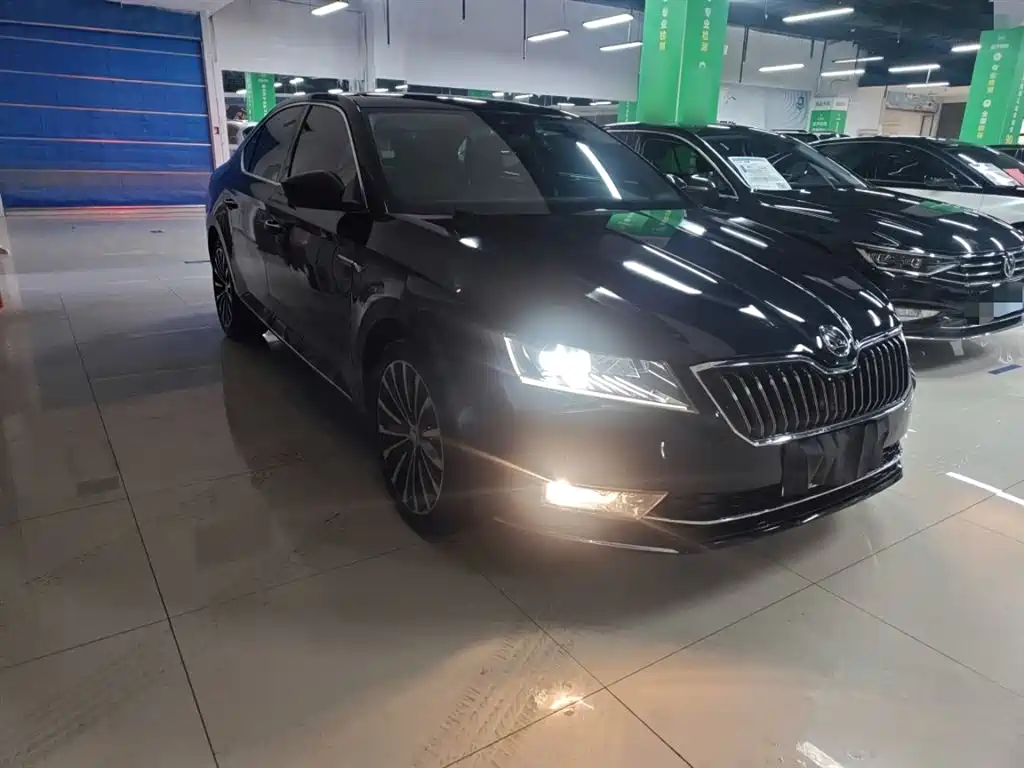Škoda Superb 2018 TSI330 DSG Luxury Edition China V фото 22