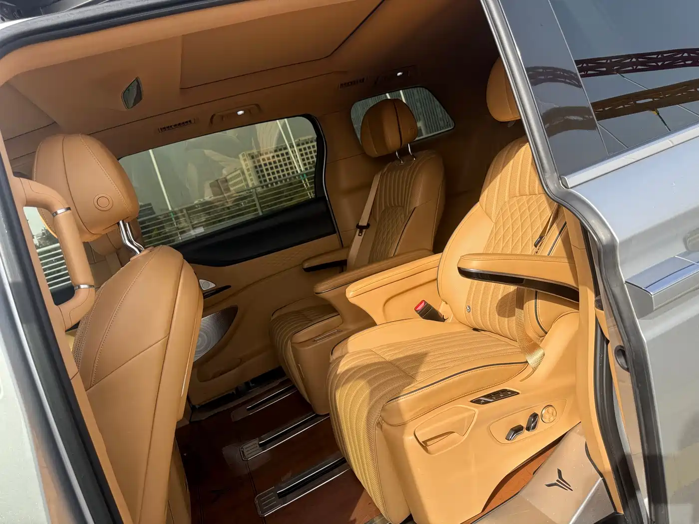 Voyah Auto Voyah Dreamer 2022 Low-carbon Edition Think+Smart Driving Package фото 7