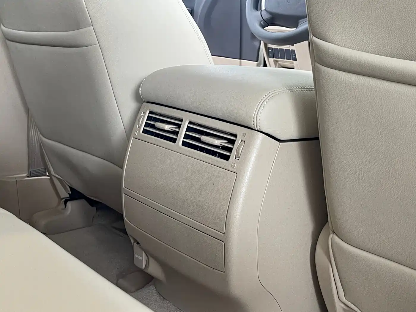 Toyota Land Cruiser (Import) 2015 4.0L V6 Middle East Limited Edition фото 20