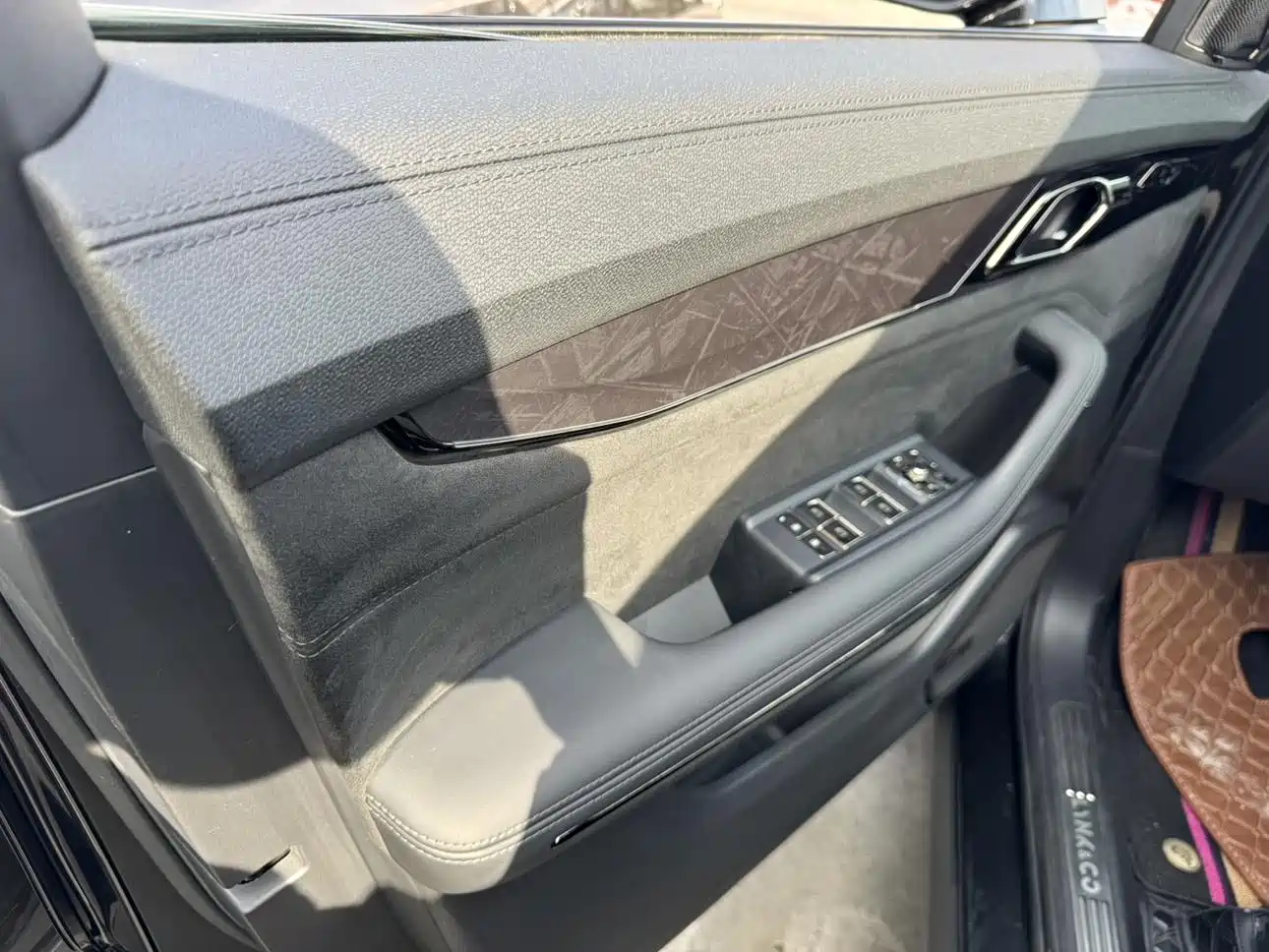 Lynk & Co 09 EM-P 2021 2.0T PHEV Ultra 6-seater фото 5