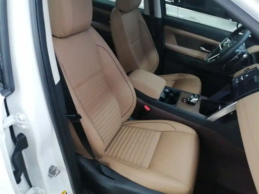 Land Rover Discovery Sport 2025 249PS Performance Tech Edition фото 25