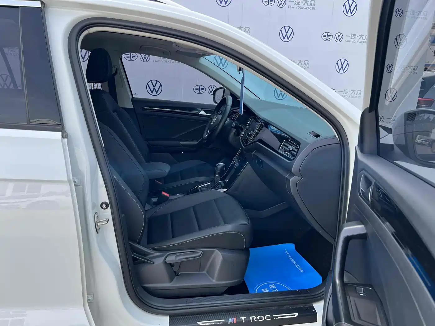 Volkswagen T-ROC 2018 280TSI DSG 2WD Comfort (China V) фото 6