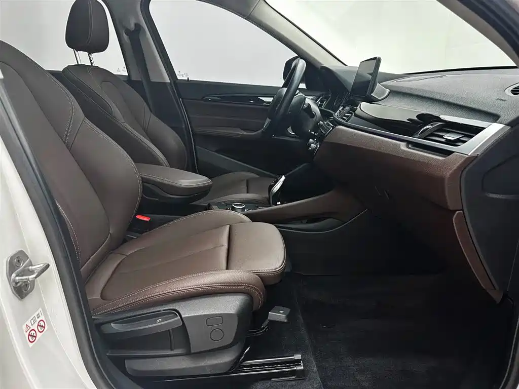 BMW X1 2021 Facelift sDrive20Li Fashion фото 21