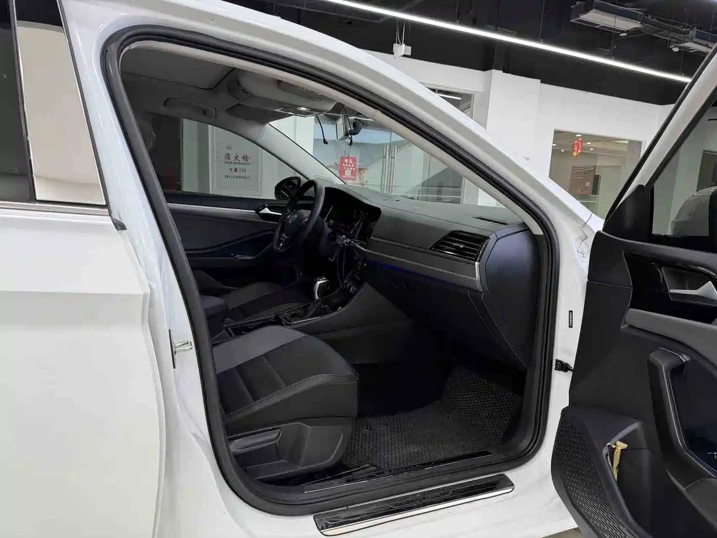 Volkswagen Sagitar 2021 280TSI DSG Surpassing Edition фото 6