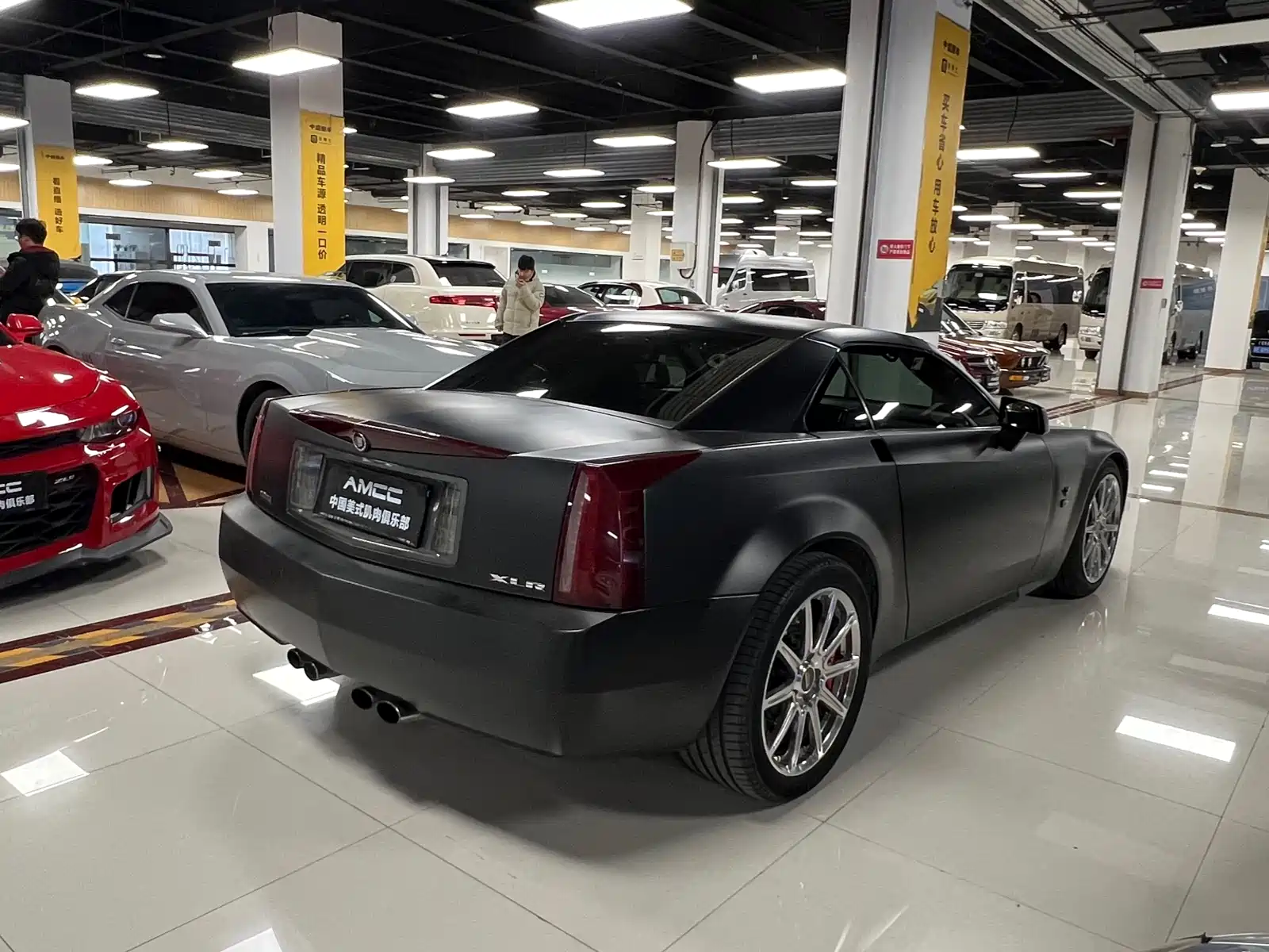 Фото 6 - Cadillac XLR