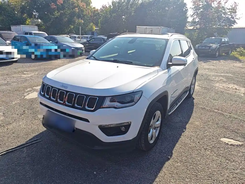 Фото 1 - Jeep Compass