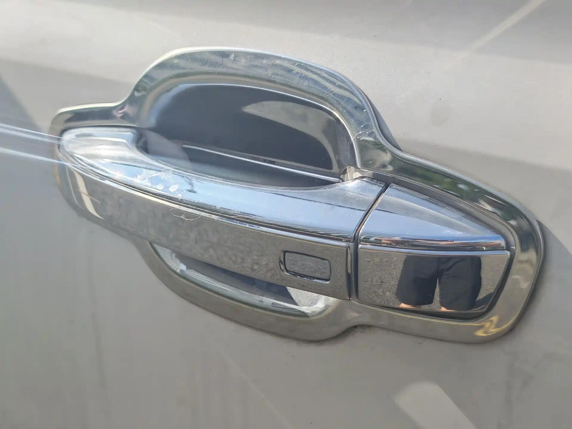 Фото 5 - Roewe RX5 eMAX