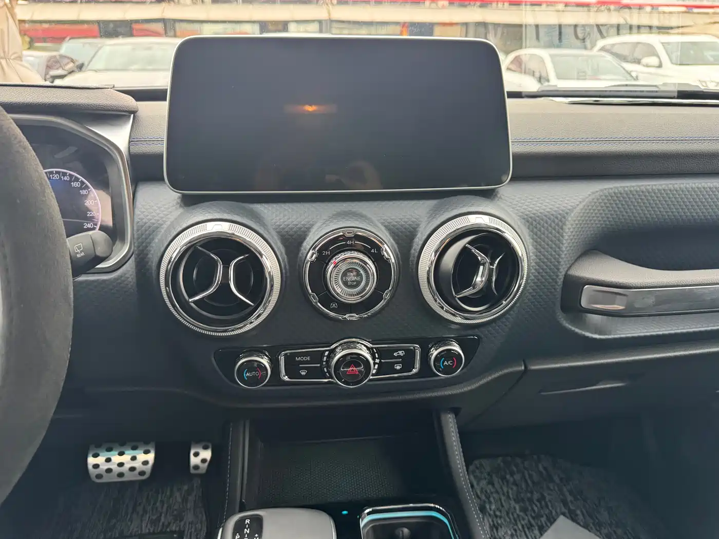 BAIC ORV Beijing Offroad BJ40 2024 2.0D Blade Hero Glory Edition фото 8