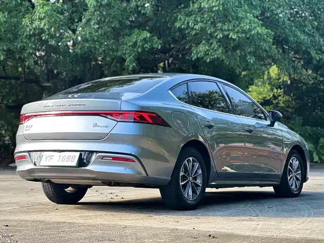 BYD Qin PLUS 2024 Glory Edition DM-i 55KM Leading — фото 5