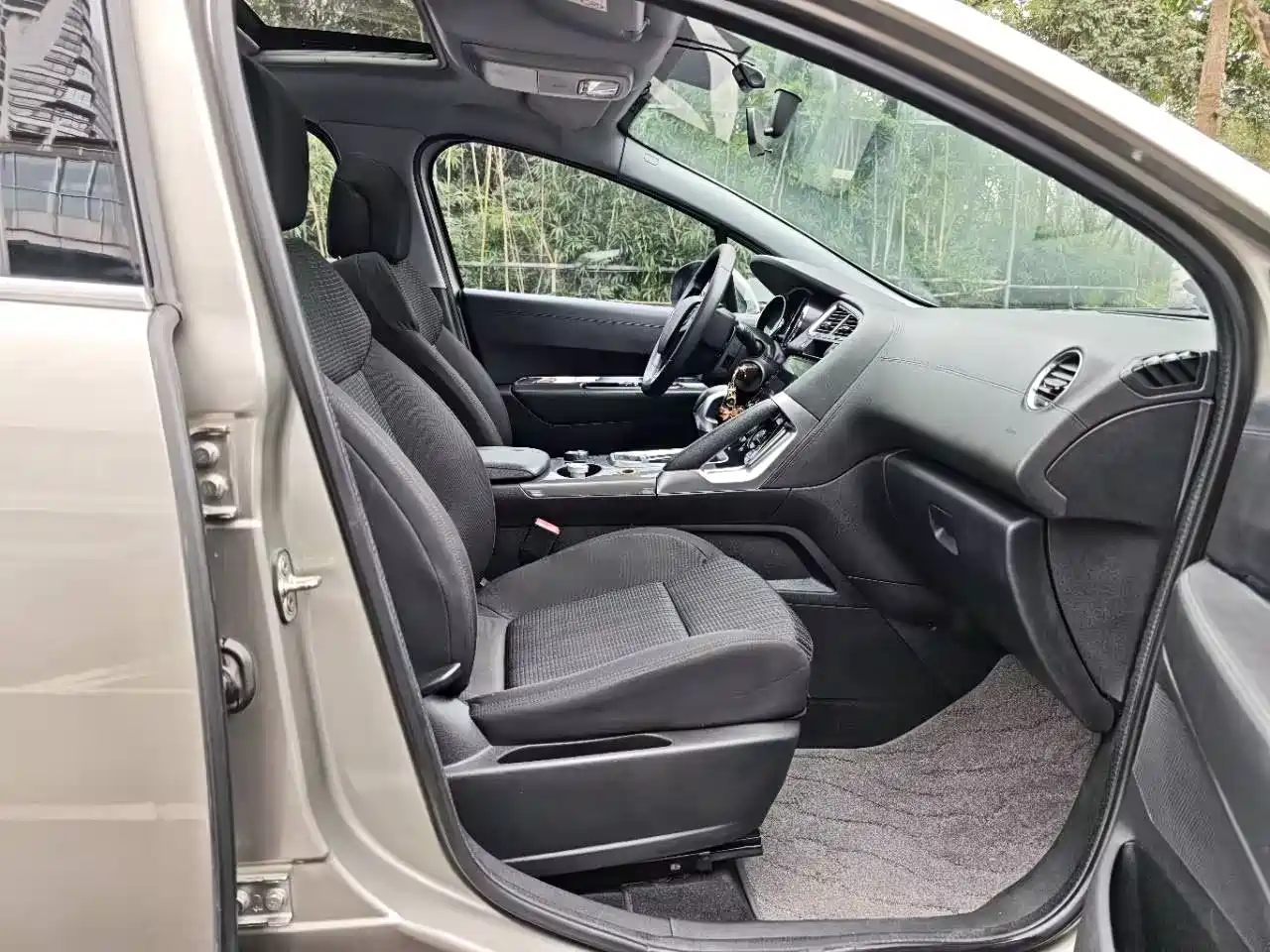 Peugeot 3008 2016 1.6THP Automatic Classic Edition фото 15