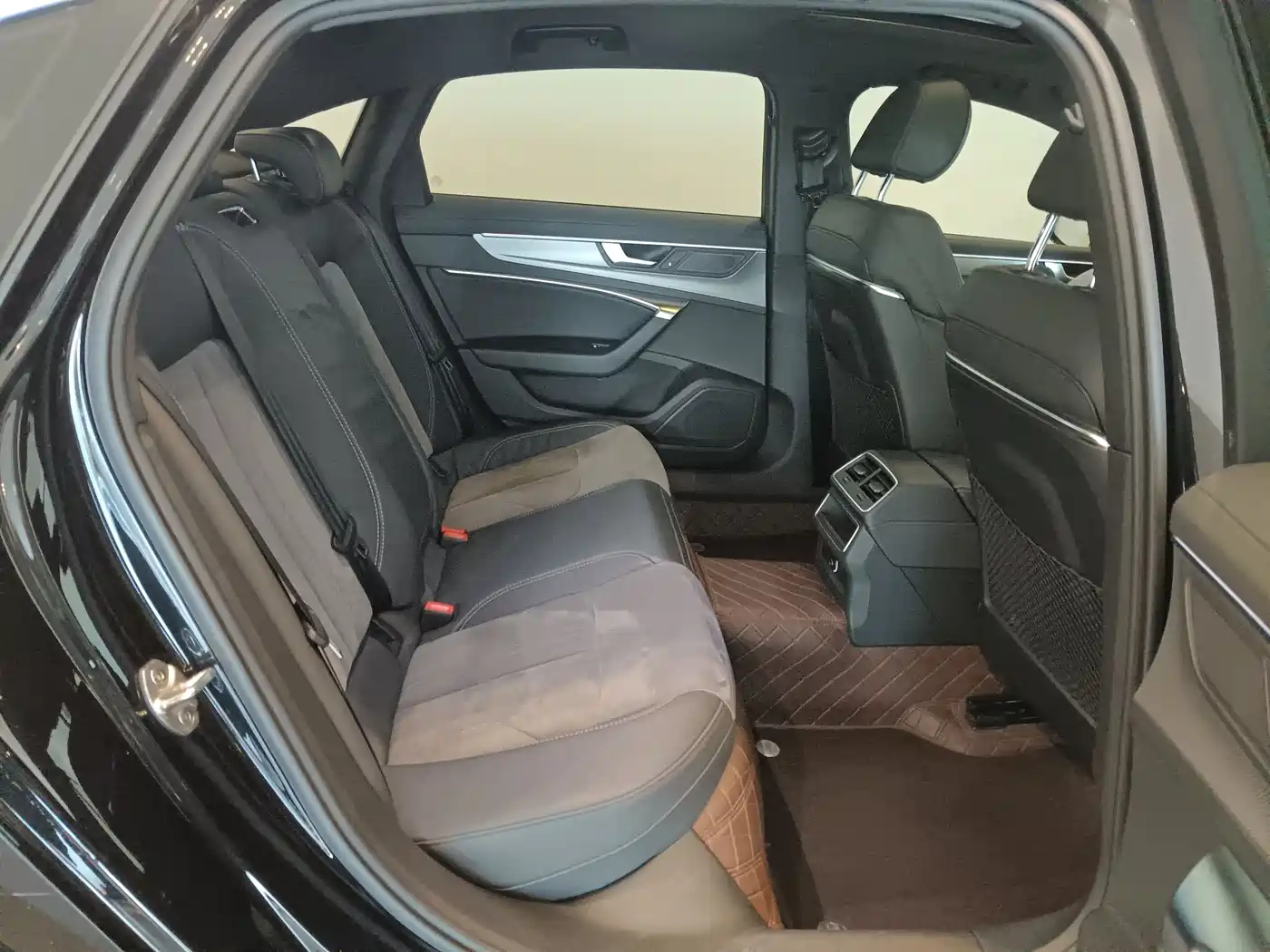 Audi A6L 2021 40 TFSI Luxury Sport фото 6