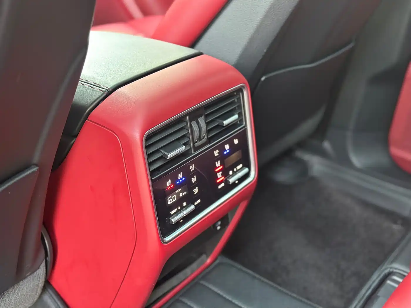 Porsche Cayenne 2022 Cayenne 3.0T Platinum Edition фото 10