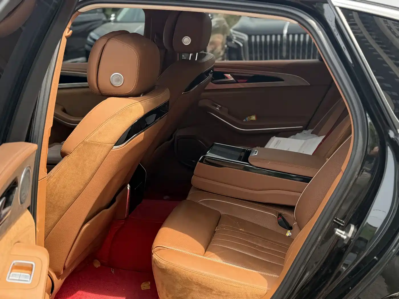 Hongqi H9 2022 2.0T Smart Connect Flag Smooth Edition фото 21