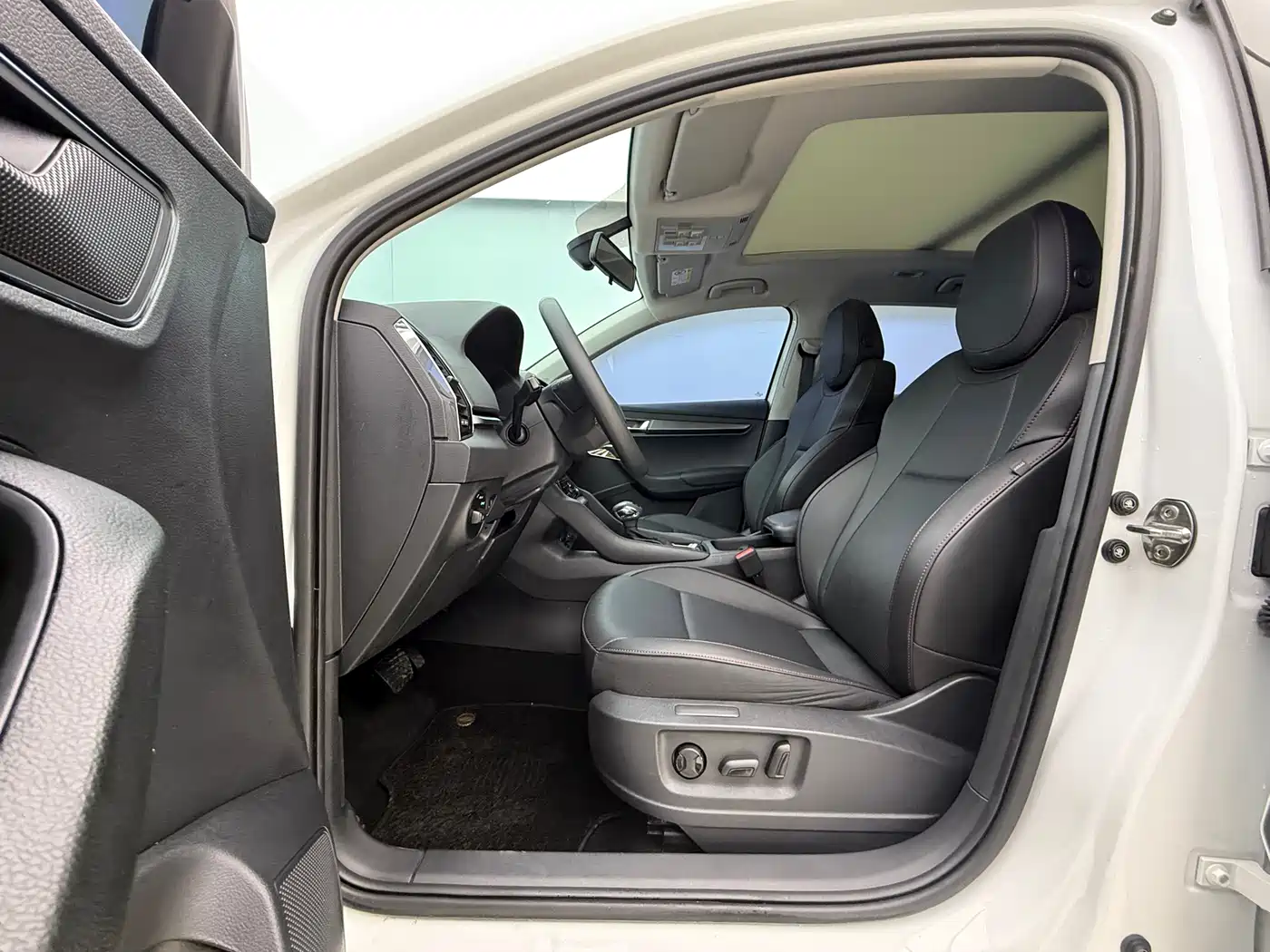 Škoda Karoq 2023 TSI280 Premium Edition фото 11