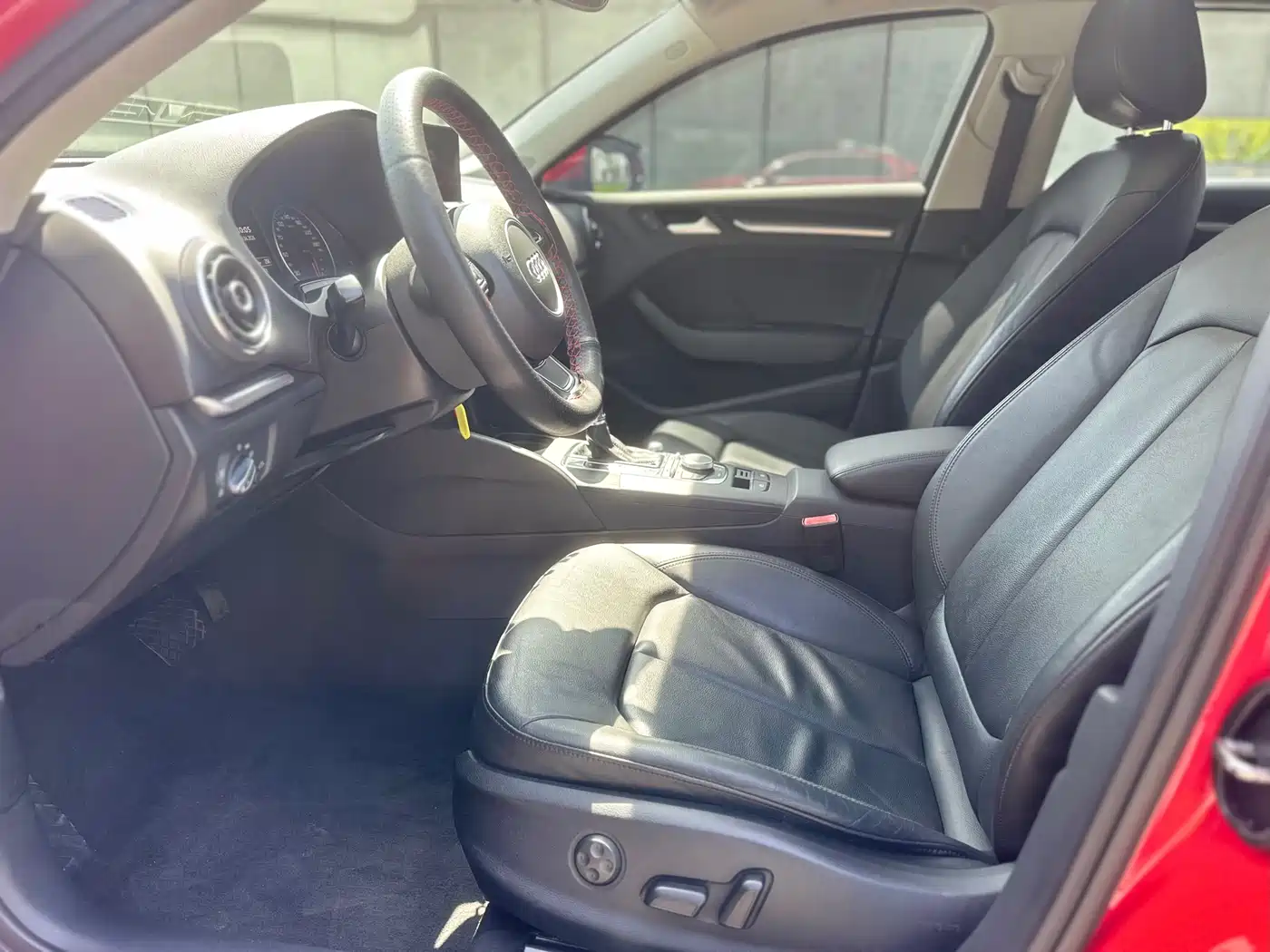 Audi A3 2014 Sportback 35 TFSI Automatic Comfort фото 8