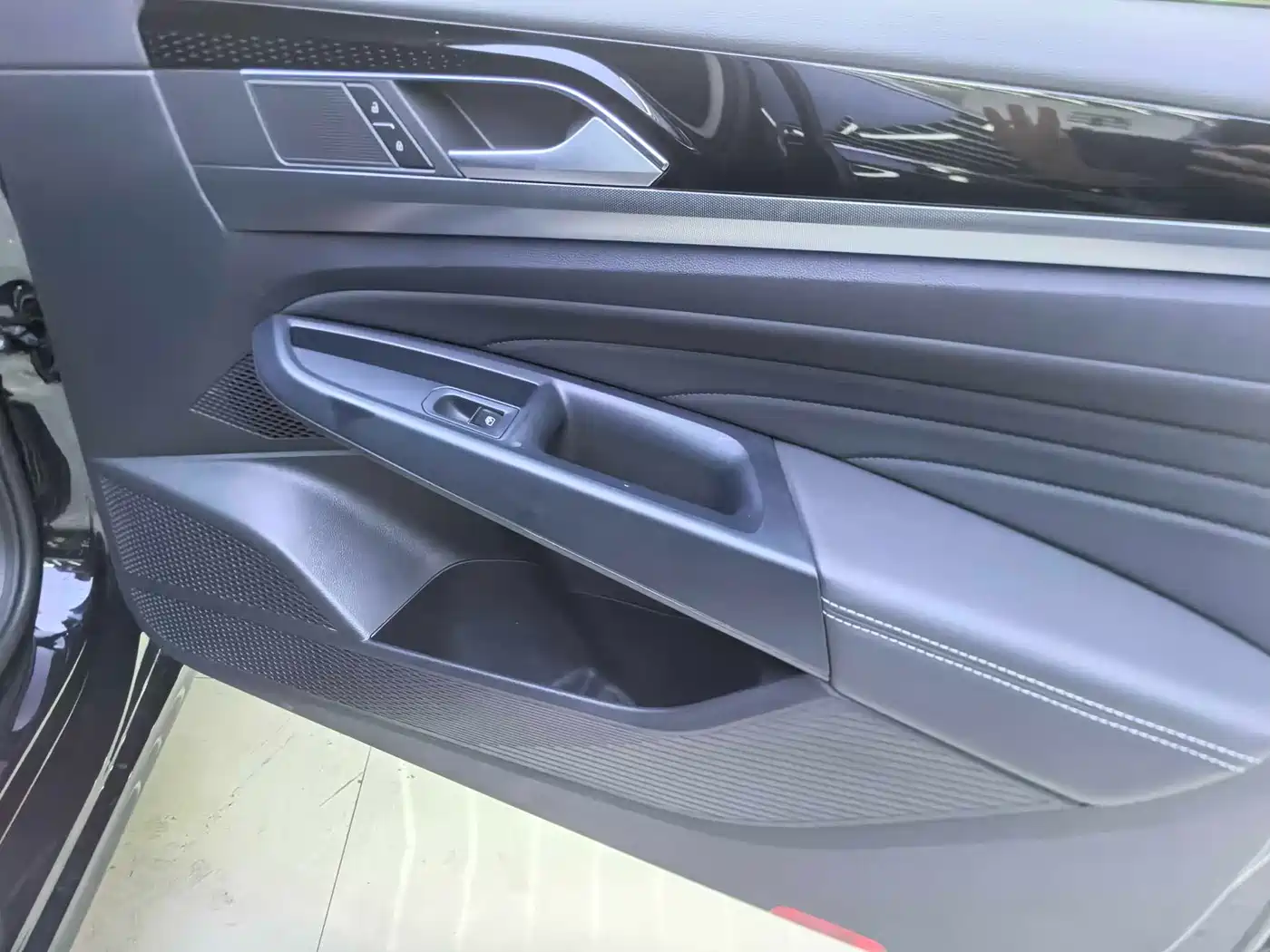 Volkswagen Passat 2023 Facelift 330TSI Luxury Edition фото 14
