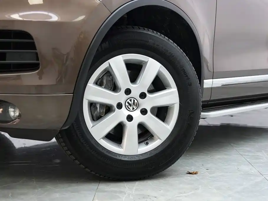 Фото 3 - Volkswagen Touareg