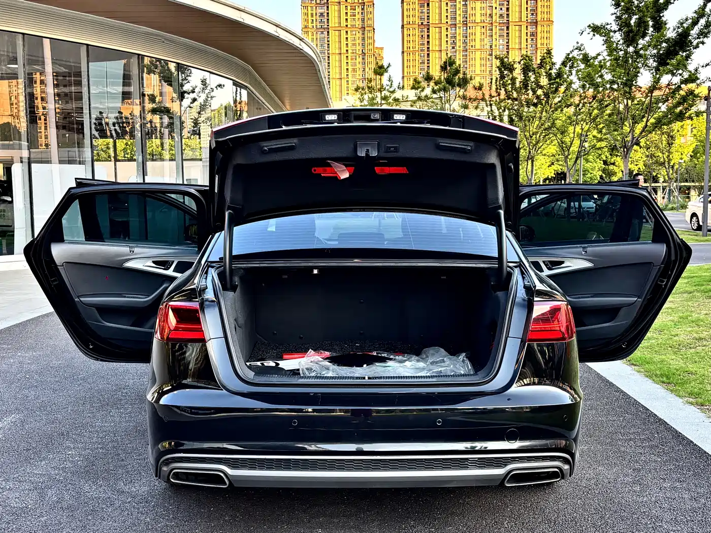 Audi A6L 2018 30th Anniversary 45 TFSI quattro Sport фото 12