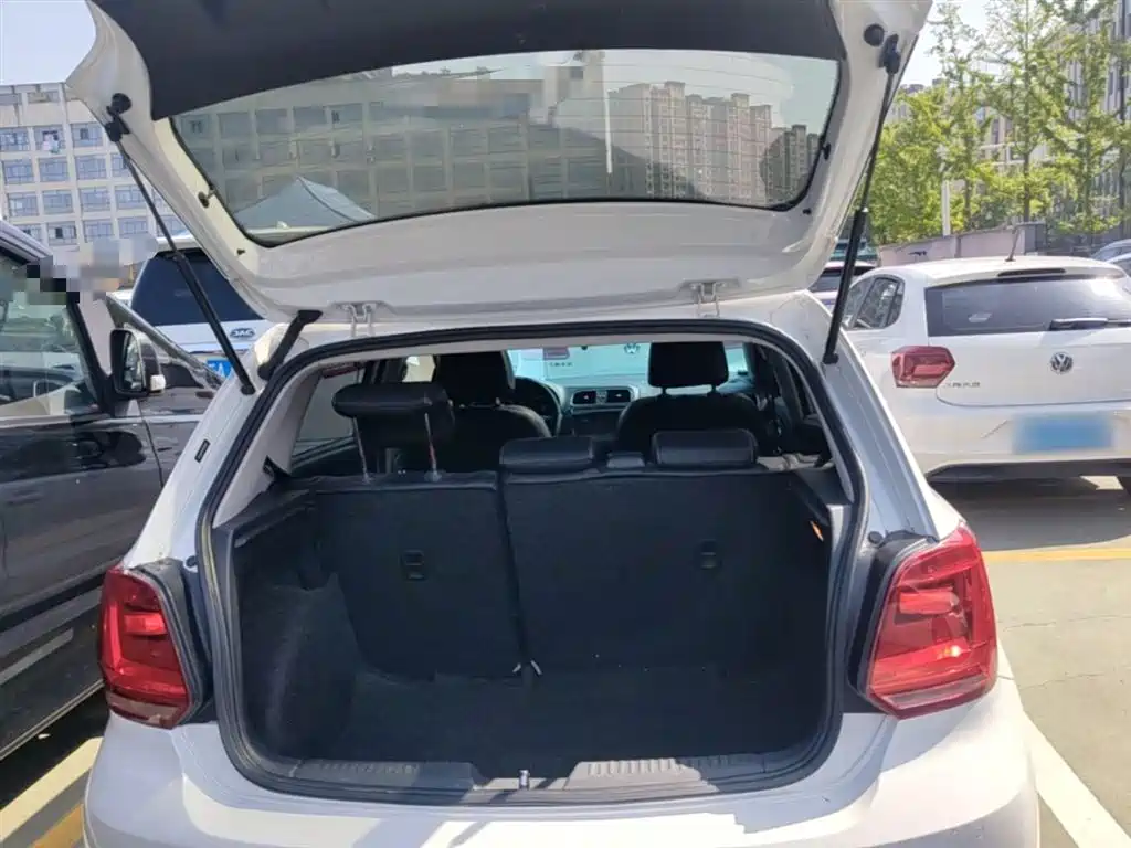 Volkswagen Polo 2016 1.6L Automatic Comfort фото 19