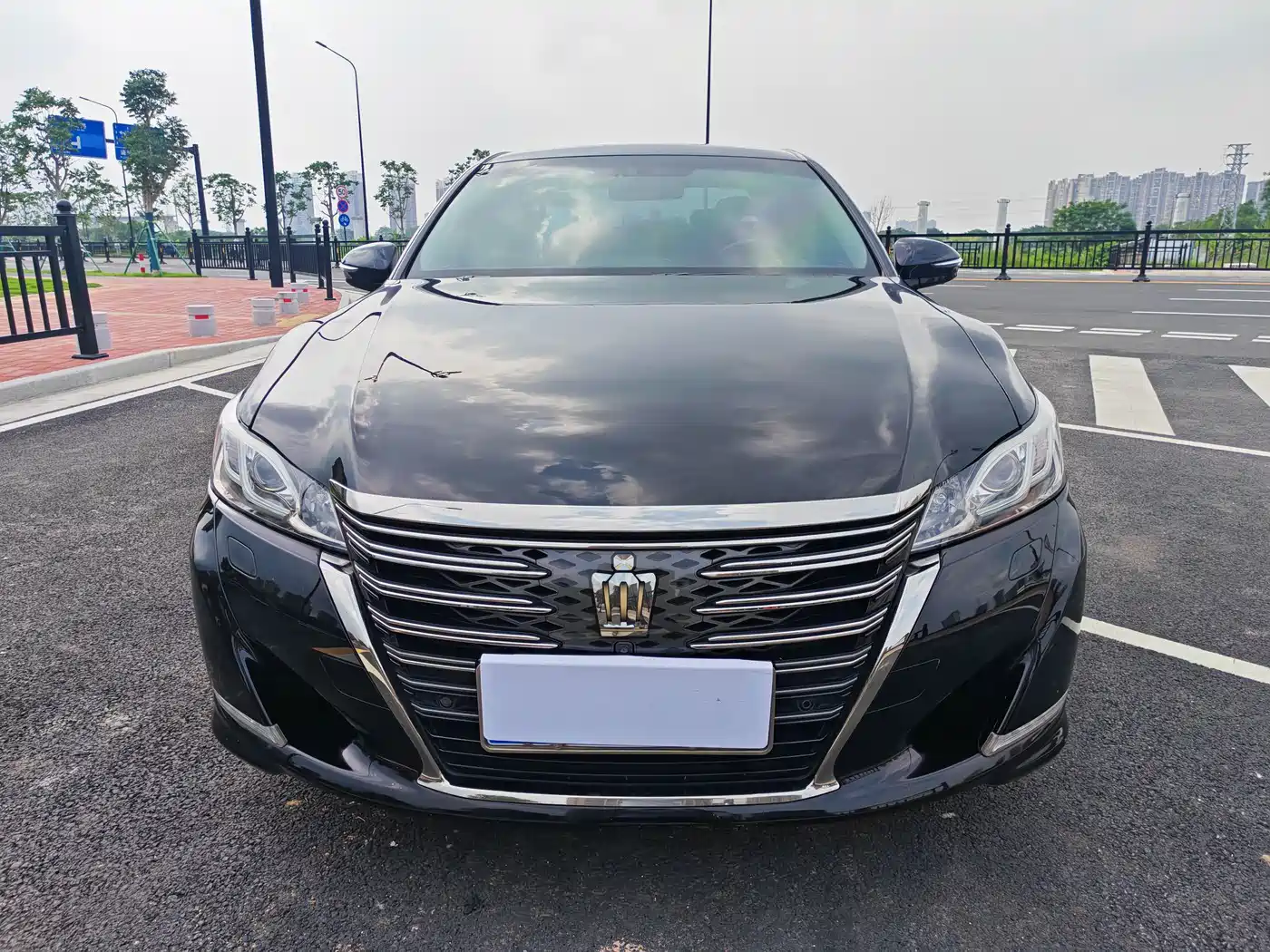 Toyota Crown 2017 2.0T Sport Edition фото 2