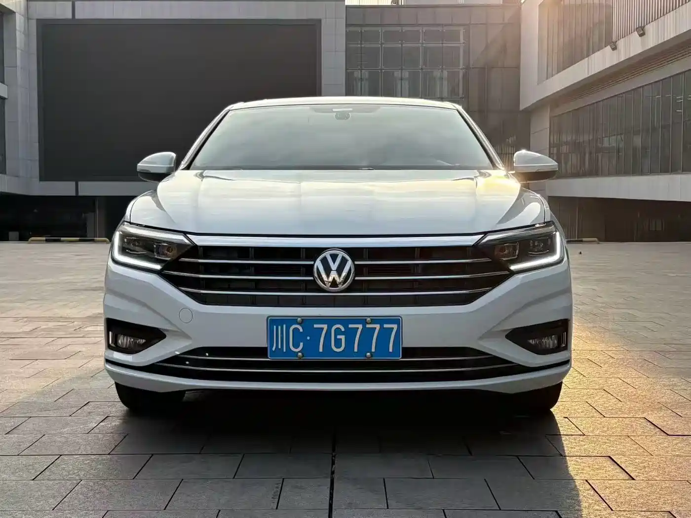 Volkswagen Sagitar 2022 280TSI DSG Surpassing Edition фото 2