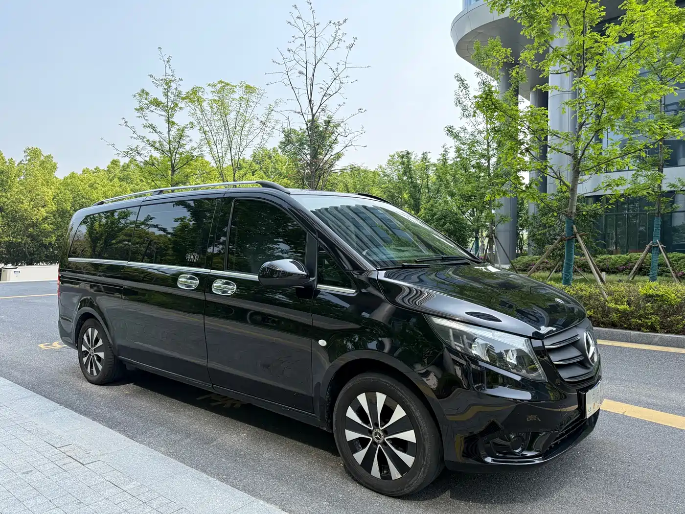 Mercedes-Benz Vito 2021 2.0T Elite 7-Seater 2