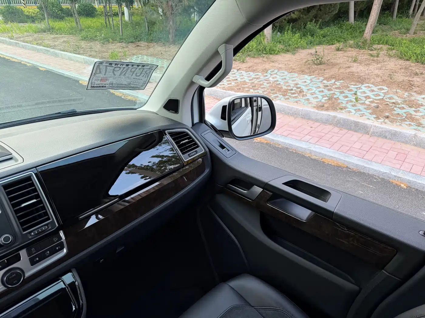 Volkswagen Multivan 2019 2.0TSI 4WD Premium 7-seater фото 10