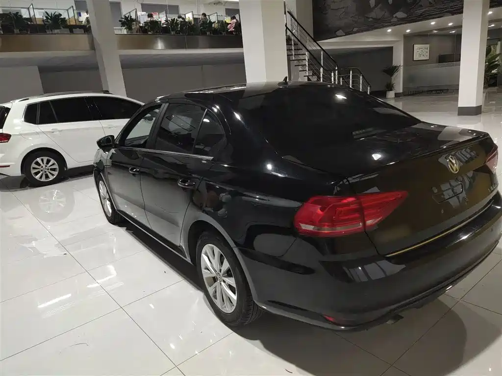Volkswagen Lavida 2015 1.6L Automatic Comfort Edition фото 23