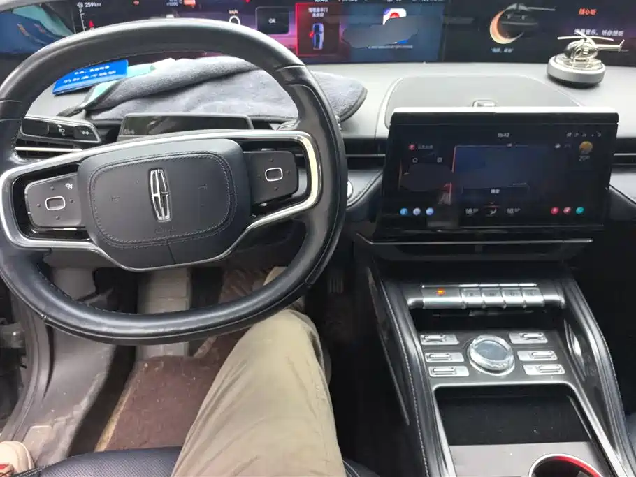 LINCOLN NAVIGATOR
