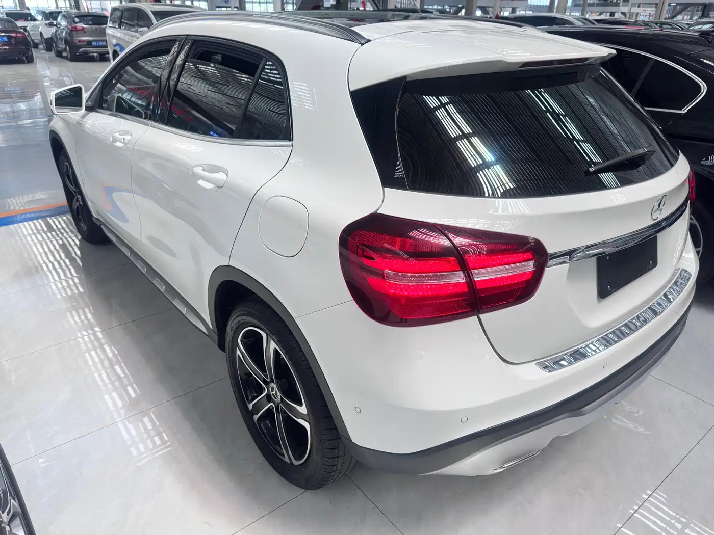 Mercedes-Benz GLA 2018 GLA 200 Fashion фото 15