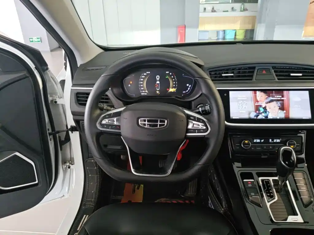 Photo 11 - Geely Emgrand GL