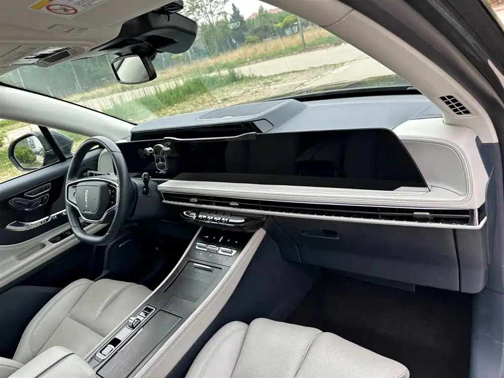 LINCOLN ADVENTURER