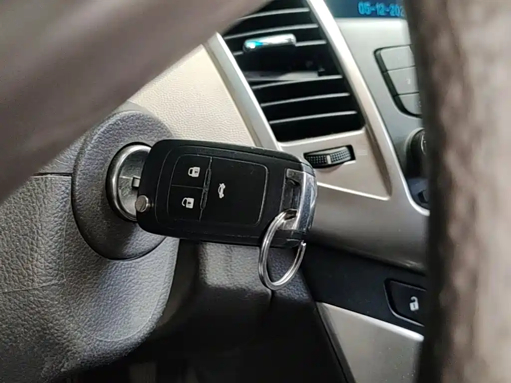 Chevrolet Cruze 2015 1.5L Classic SL MT фото 9