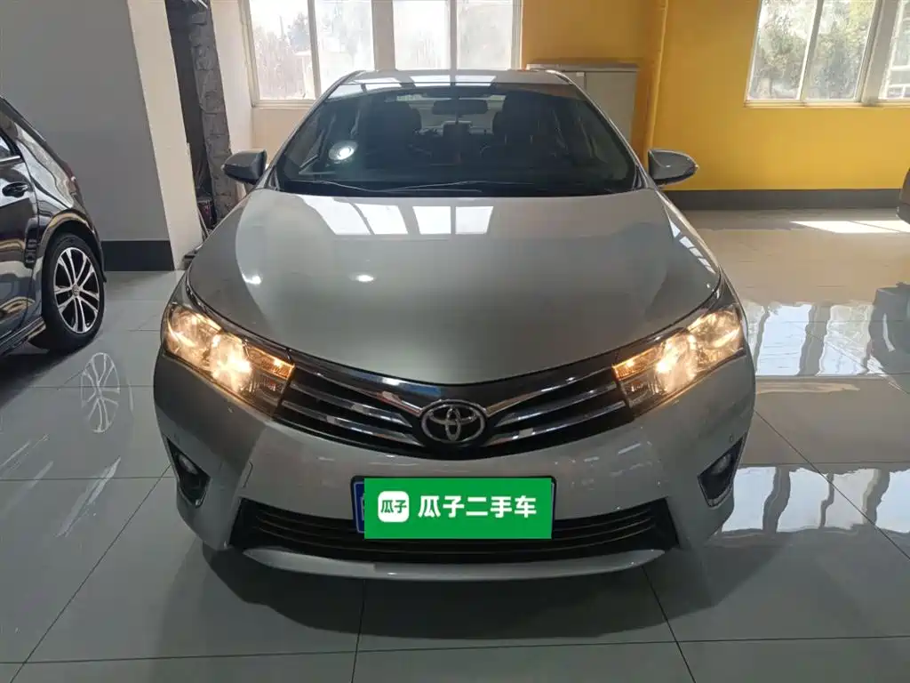 Toyota Corolla 2014 1.6L CVT GL-i Leather Edition фото 3