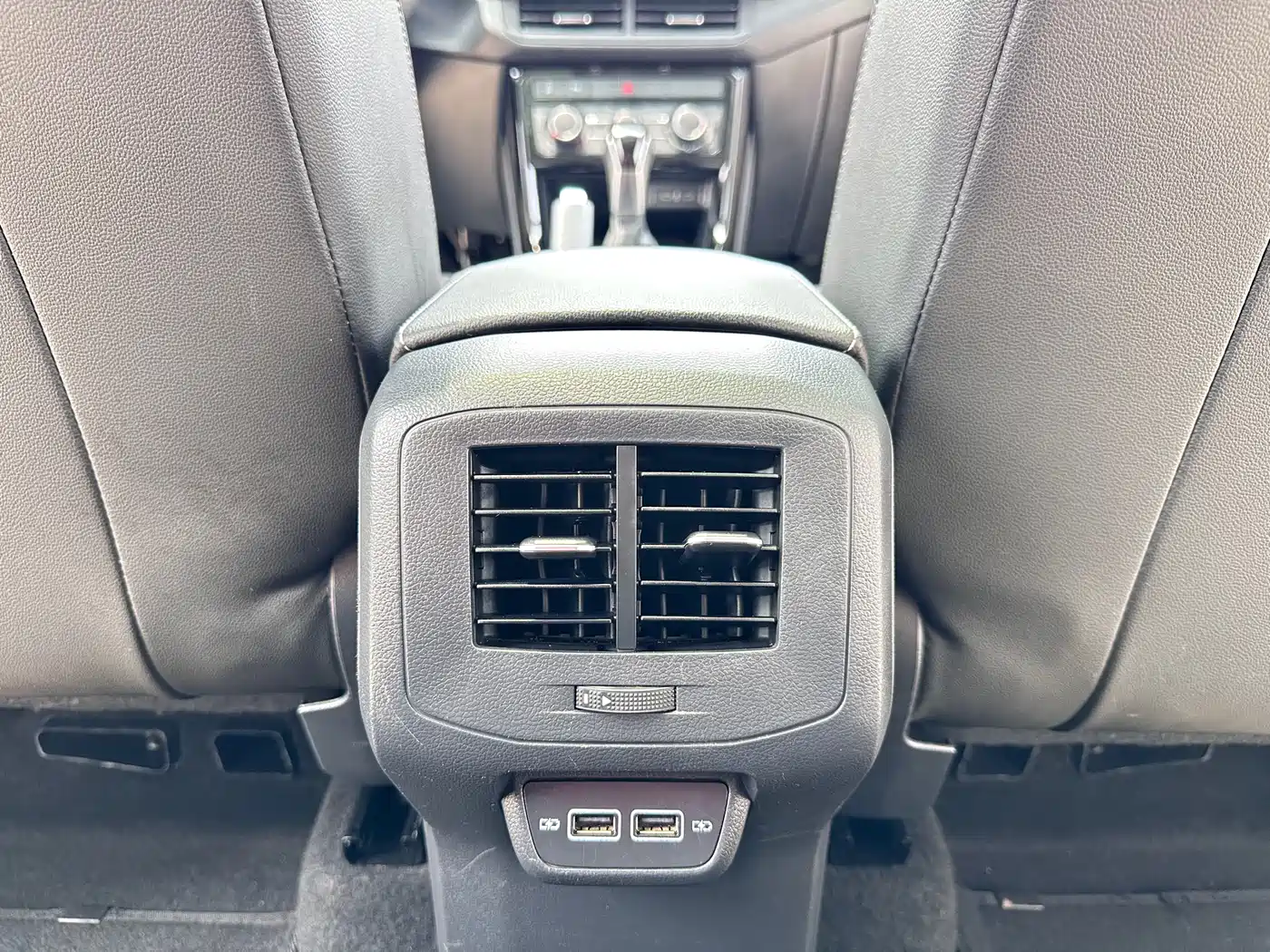 Volkswagen Tanying 2021 1.5L Automatic Smart Connect Edition фото 12