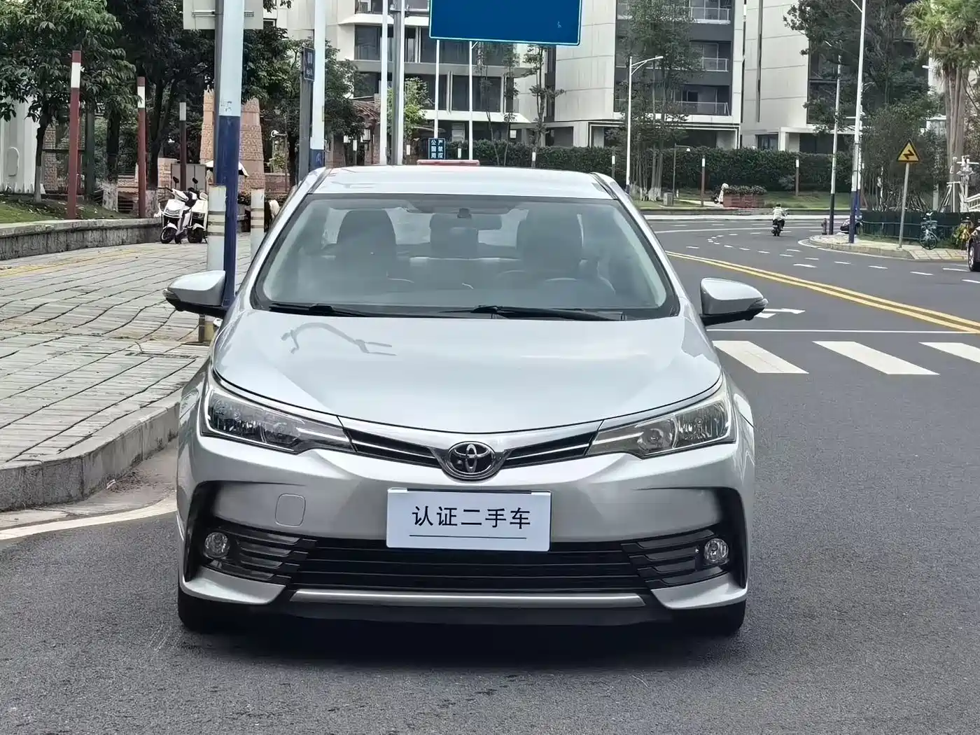 Toyota Corolla 2017 Facelift 1.2T S-CVT GL фото 2